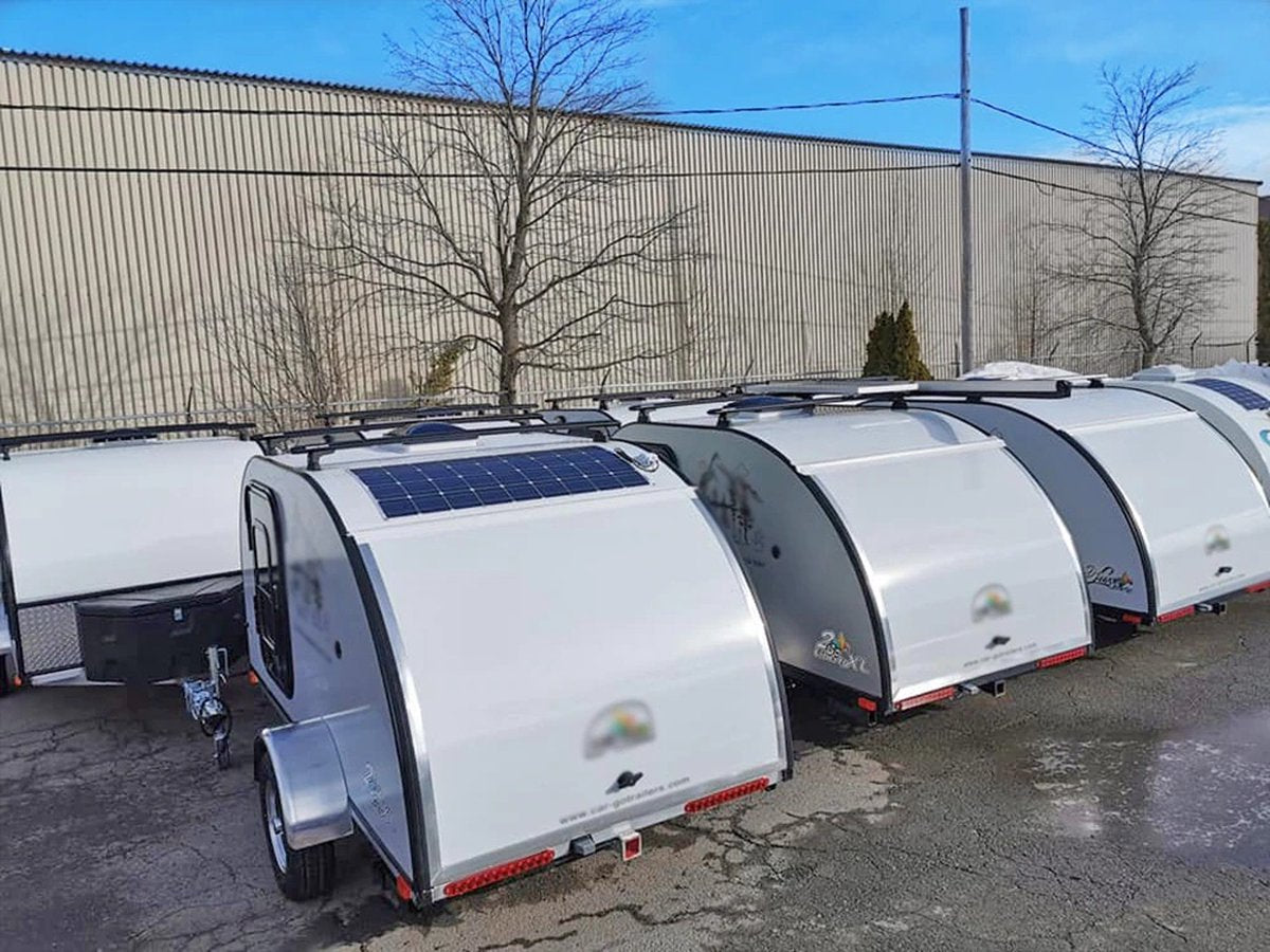 Flexibele Zonnepaneelset - Twee Panelen Van 100 W - Monokristallijn - Dunne 3 mm-Uitvoering - Met Laadregelaar - Voor Camper