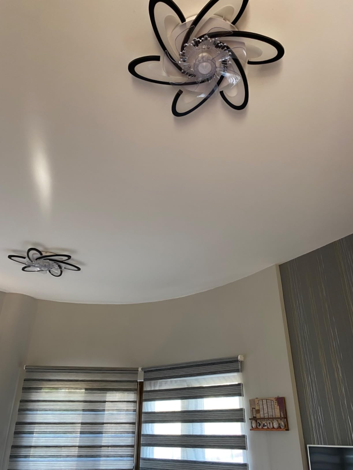 LuxiLamps - 6 Wing Ceiling Fan - Smart Lamp - Dimmable - Black - 6 Settings - Living Room Lamp Fan - Chandelier Fan - Fan Lamps - 67 cm