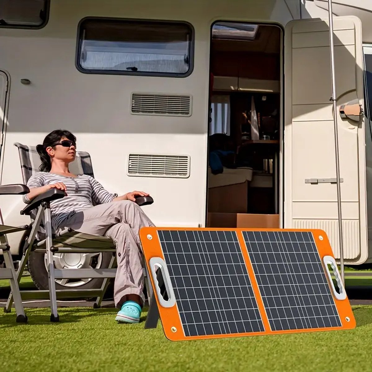 Stroomgenerator - Draagbaar - 42000mAh 220–240 V/150W - met Zonnepaneel - Lithium