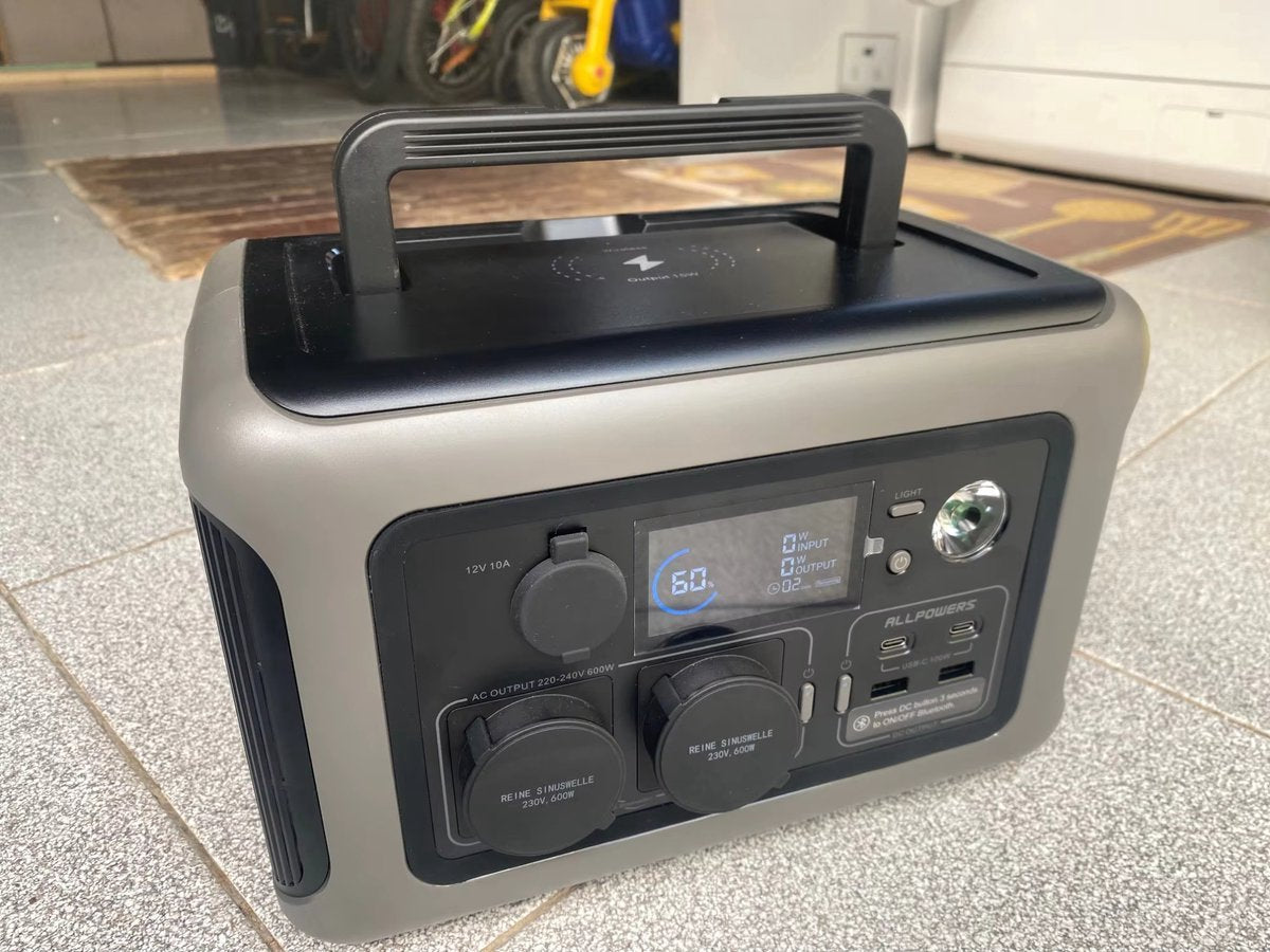 Zonnepaneel met omvormer - Inclusief accu - Camper - Vakantie - Boot - 100Watt paneel - 600W AC - Zonnepaneel inklapbaar