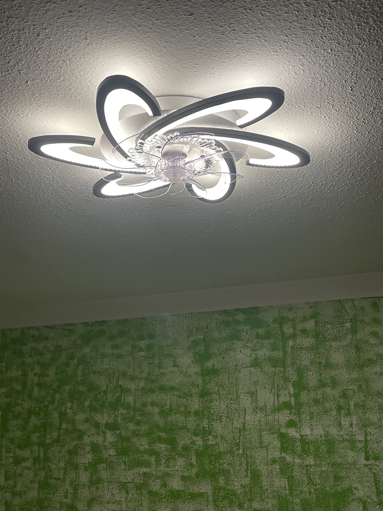LuxiLamps - 6 Wing Ceiling Fan - Smart Lamp - Dimmable - White - 6 Settings - Living Room Lamp Fan - Chandelier Fan - Fan Lamps - 67 cm