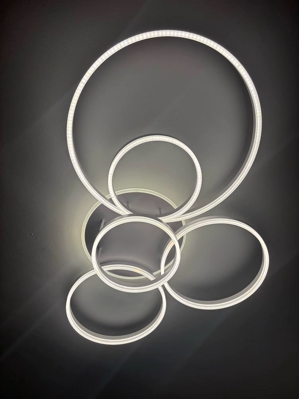 Led Plafondlamp - 6 Ringen - Dimbaar met Afstandsbediening - 108 Watt - Modern Design - Wit - Plafonniere - Modern - Woonkamer - Eettafel - Keuken - Slaapkamer