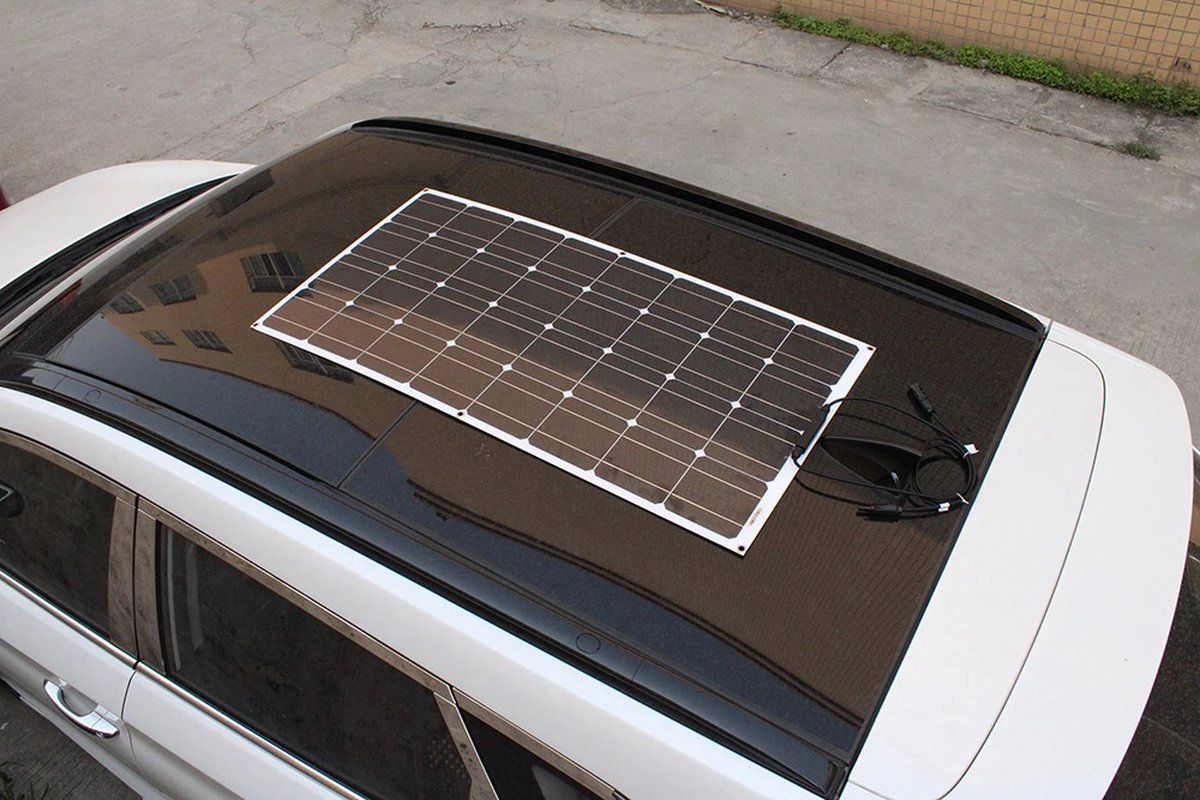Flexibele Zonnepaneelset - Twee Panelen Van 100 W - Monokristallijn - Dunne 3 mm-Uitvoering - Met Laadregelaar - Voor Camper